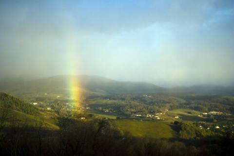 A snowbow before a storm in Jefferson, North Carolina