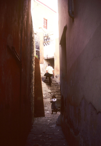 Narrow alley in Guanajuato, Mexico
